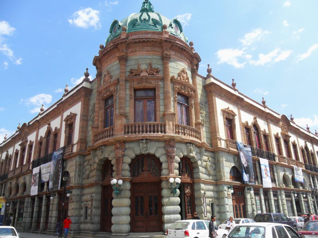 Teatro Macedonio Alcala