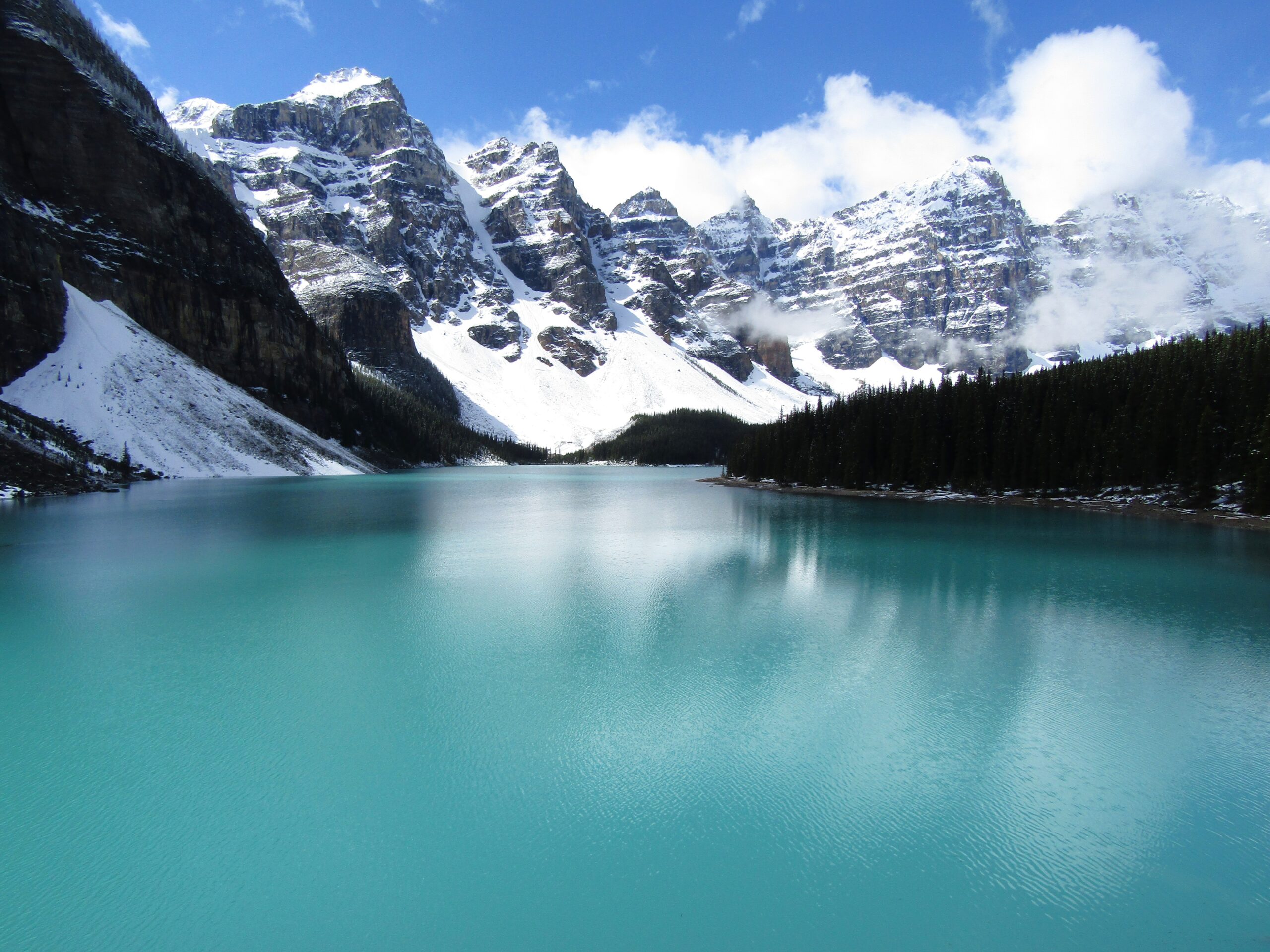 The postcard perfect Moraine Lake