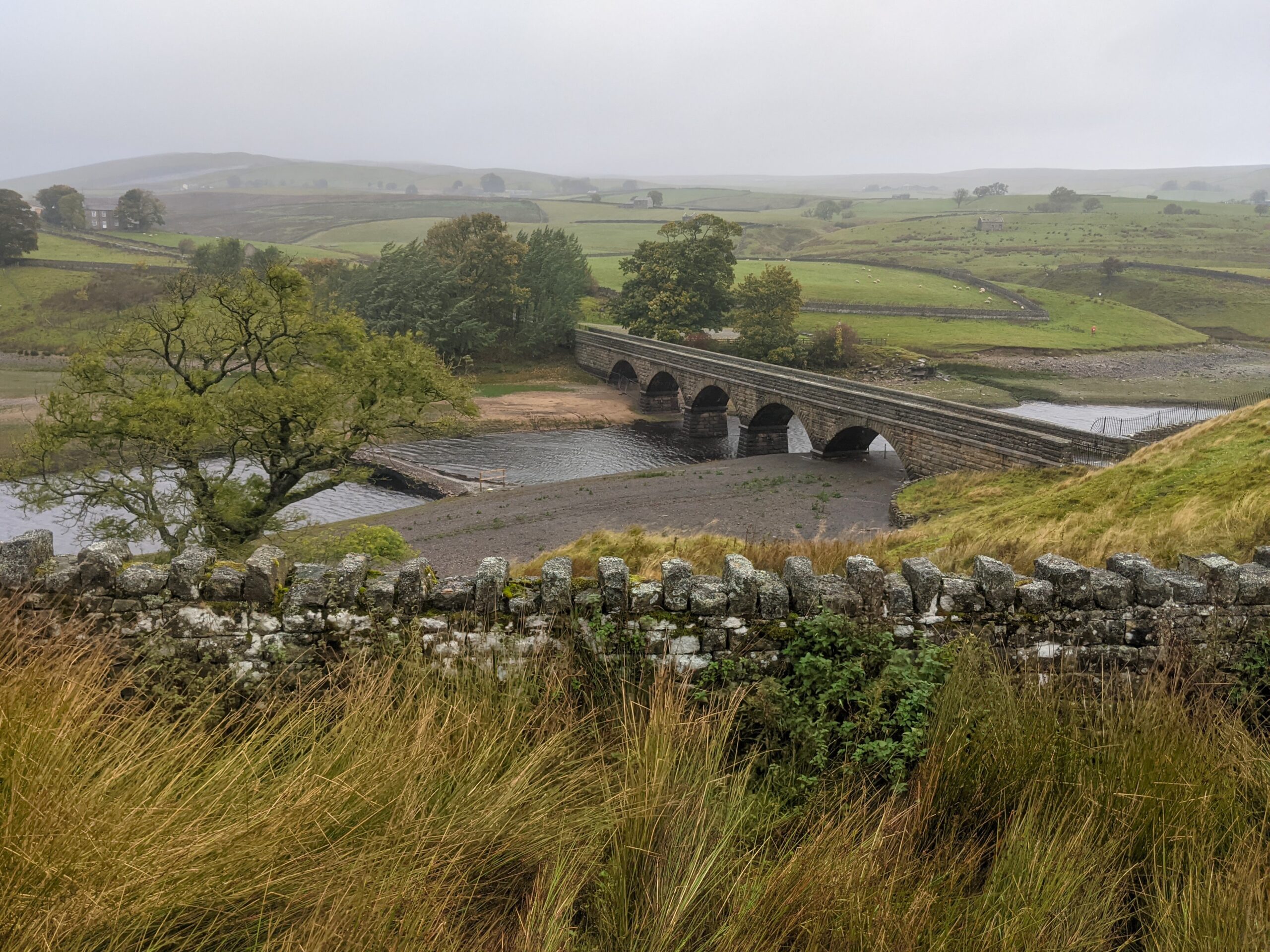 The bridge over the reservoir