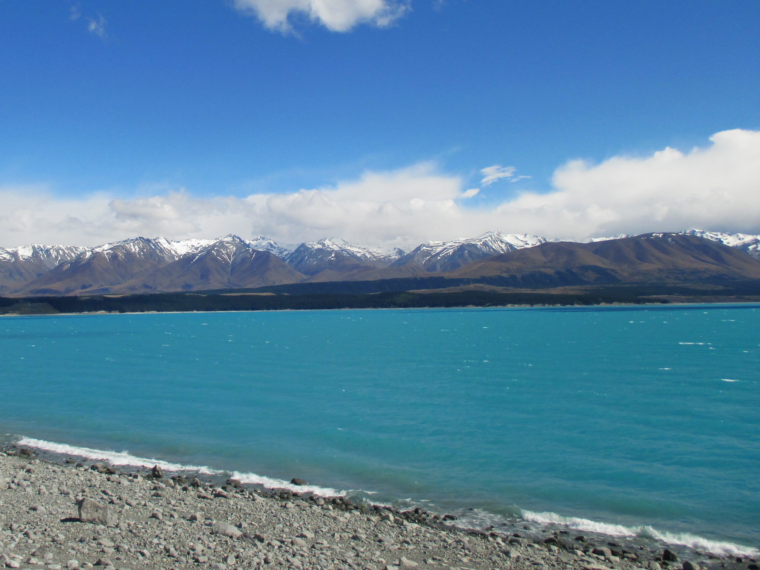 Pukaki Lake with the mountains behind