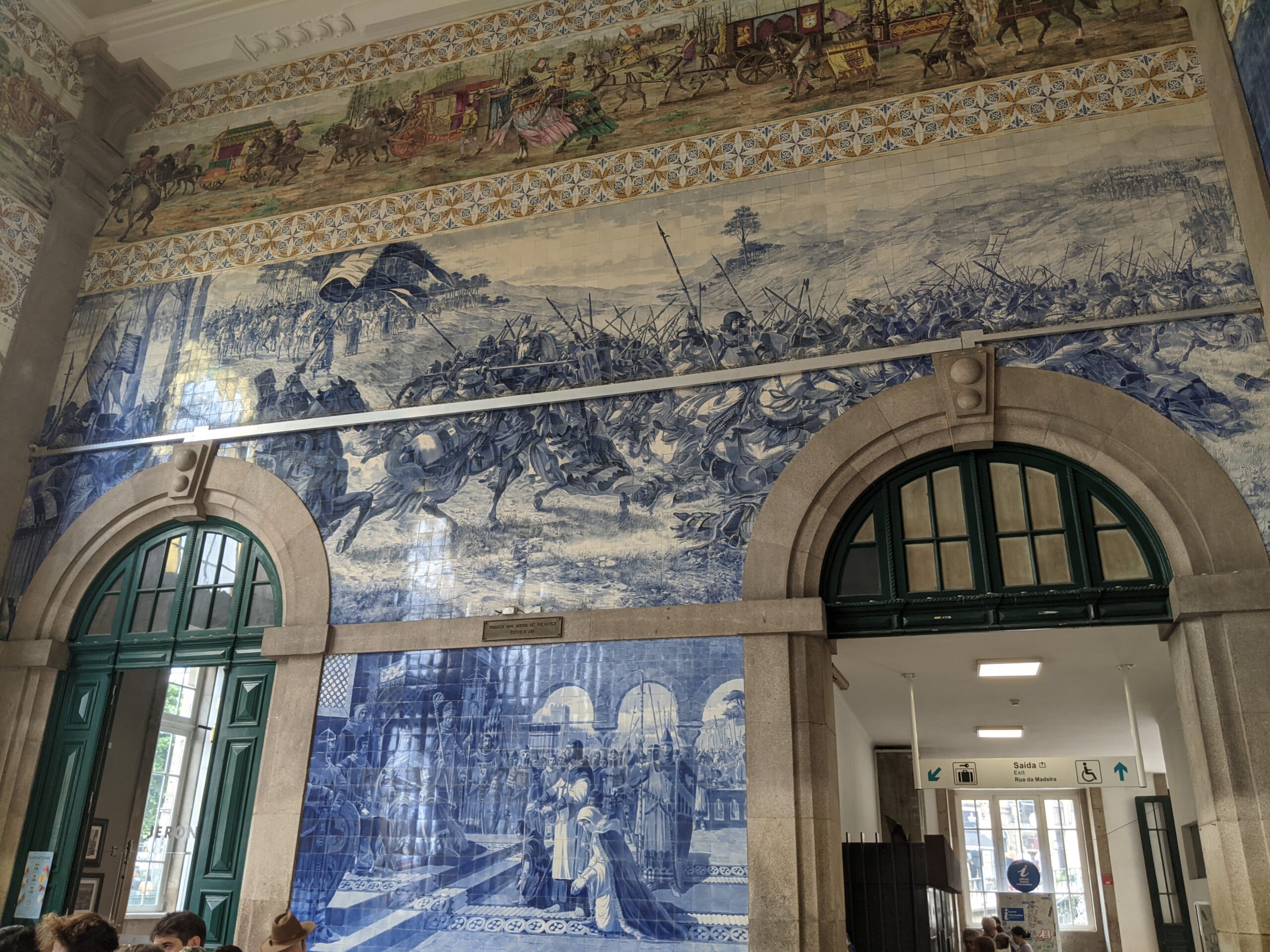 Sao Bento Train Station