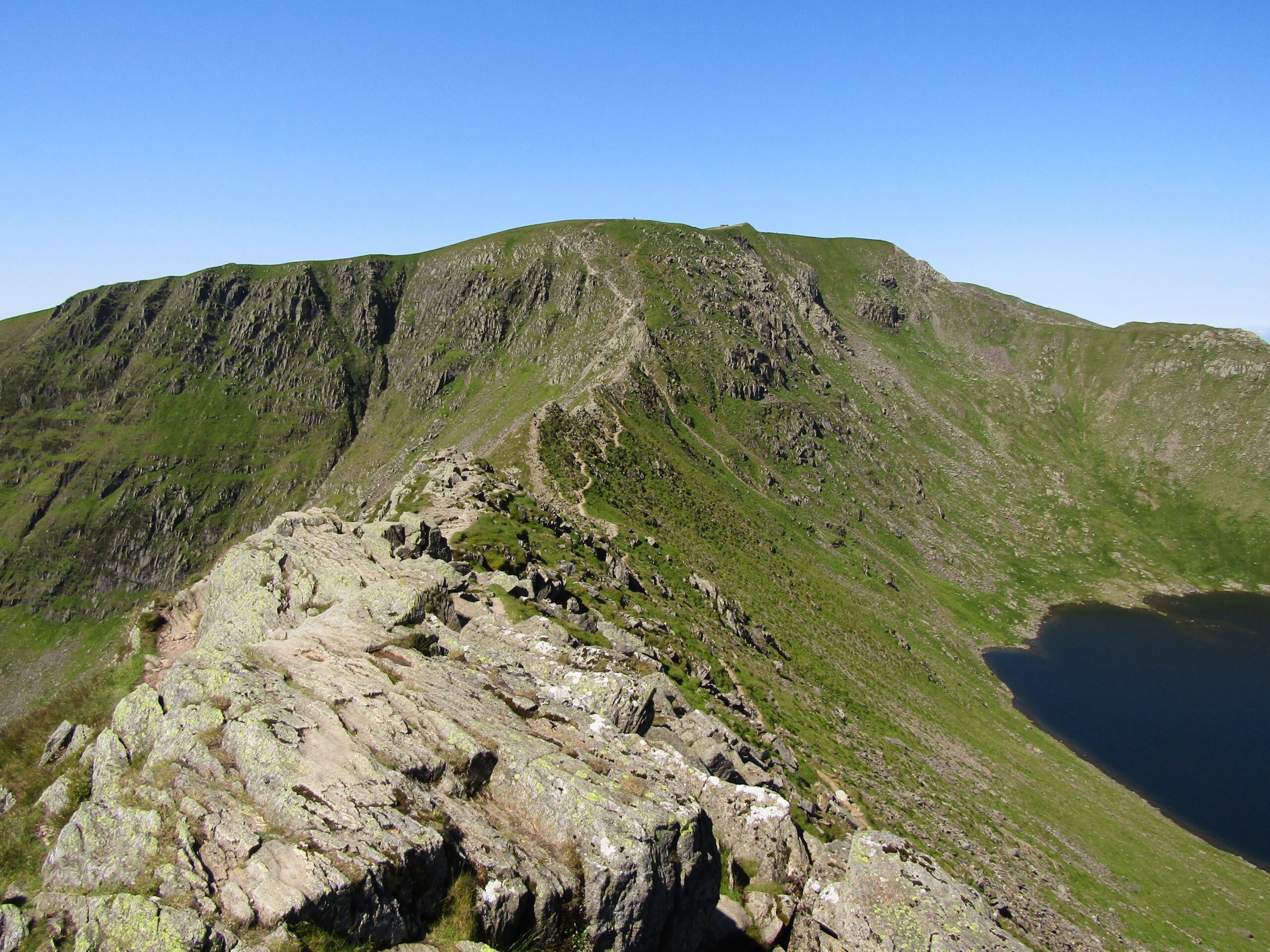 The approach to Striding Edge