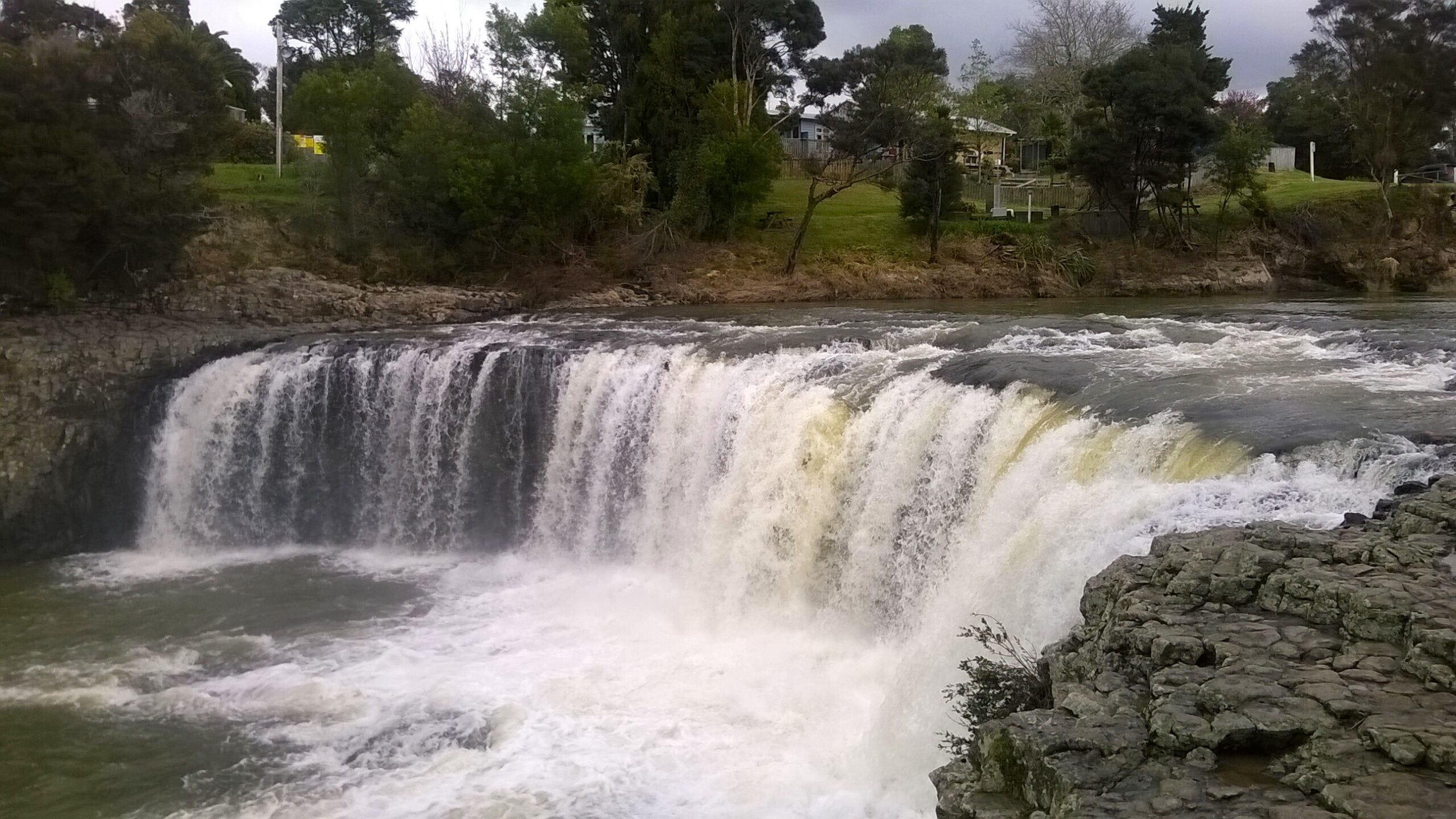 Haruru Falls